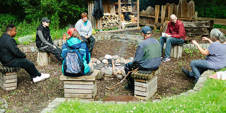 gruppe_lagerfeuer.jpg gruppe_lagerfeuer.jpg