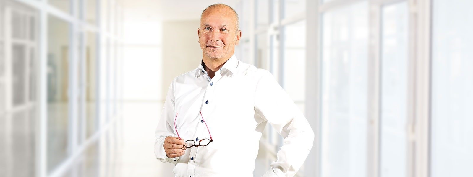 header-facharzt-innere-medizin-mit-slogan.jpg